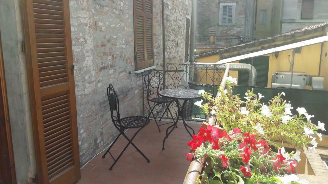 Via Piantarose, 12 Apartment Perugia Luaran gambar