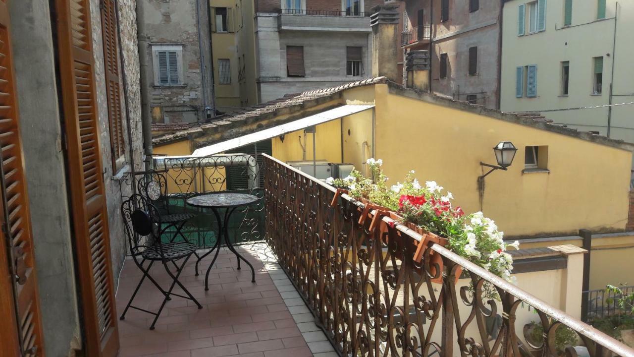Via Piantarose, 12 Apartment Perugia Luaran gambar